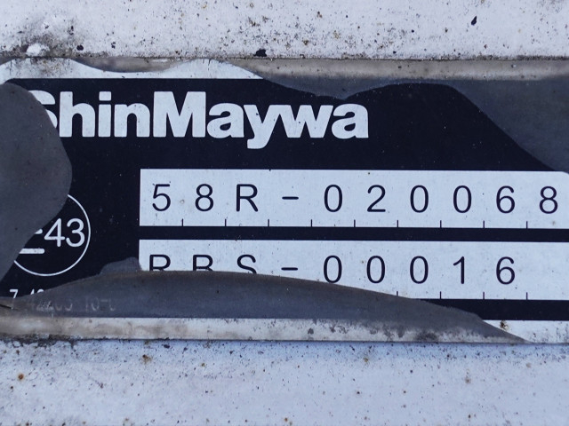 UDトラックス（日産） クオン 大型 ウィング QKG-CD5ZA(103796) 17枚目