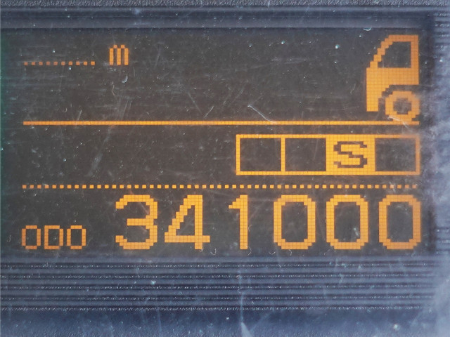 UDトラックス（日産） クオン 大型 ウィング QKG-CD5ZA(103796) 28枚目