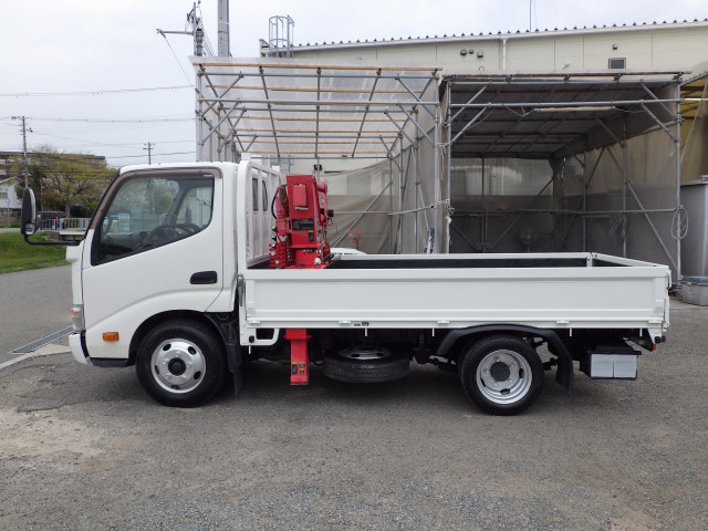 トヨタ ダイナ 小型 平ボディ（クレーン付） SKG-XZC605(103802) 3枚目
