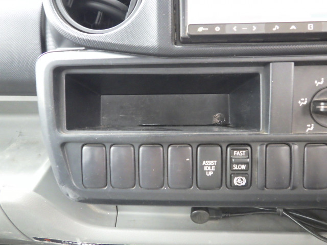 トヨタ ダイナ 小型 平ボディ（クレーン付） SKG-XZC605(103802) 11枚目