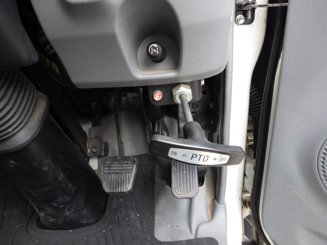 トヨタ ダイナ 小型 平ボディ（クレーン付） SKG-XZC605(103802) 13枚目