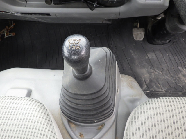 トヨタ ダイナ 小型 平ボディ（クレーン付） SKG-XZC605(103802) 14枚目