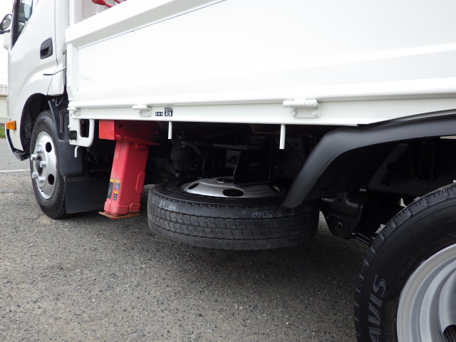 トヨタ ダイナ 小型 平ボディ（クレーン付） SKG-XZC605(103802) 33枚目