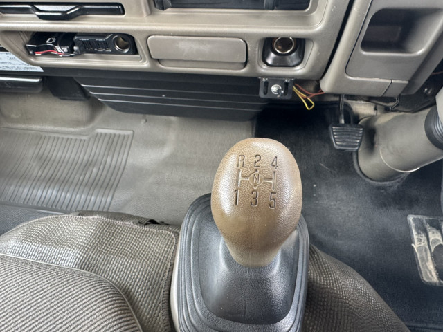 いすゞ エルフ 小型 平ボディ KC-NKR66EA(103818) 13枚目