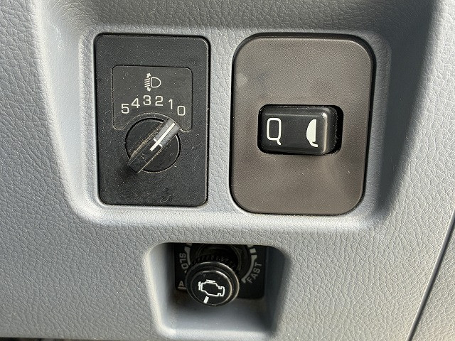 三菱ふそう キャンター 小型 平ボディ PDG-FE82D(103825) 38枚目