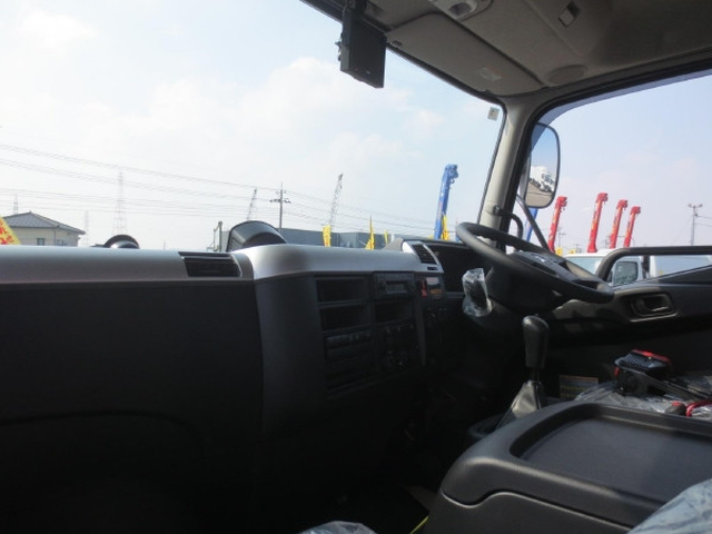 三菱ふそう ファイター 中型 平ボディ（クレーン付） 2KG-FK62F(103832) 16枚目