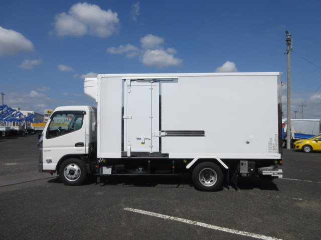 三菱ふそう キャンター 小型 冷蔵冷凍バン 2RG-FEAV0(103835) 5枚目