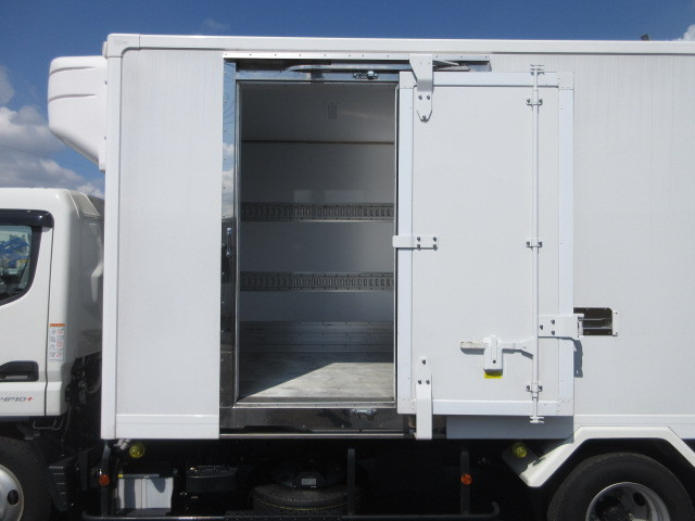三菱ふそう キャンター 小型 冷蔵冷凍バン 2RG-FEAV0(103835) 40枚目