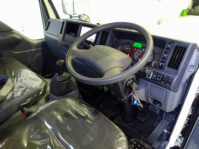 いすゞ エルフ 小型 平ボディ（クレーン付） 2RG-NKR88A(103837) 5枚目