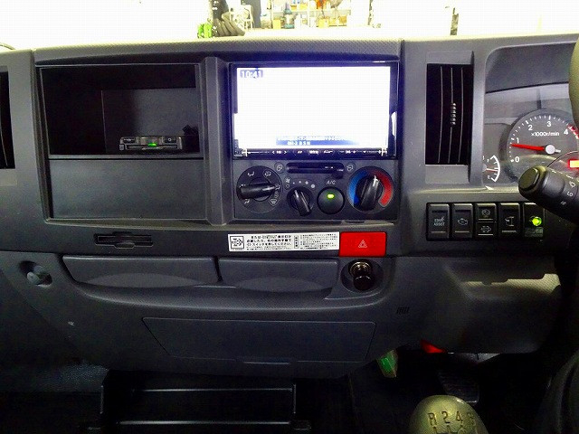 いすゞ エルフ 小型 平ボディ（クレーン付） 2RG-NKR88A(103837) 10枚目