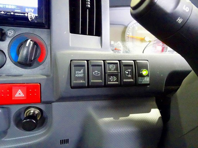 いすゞ エルフ 小型 平ボディ（クレーン付） 2RG-NKR88A(103837) 11枚目