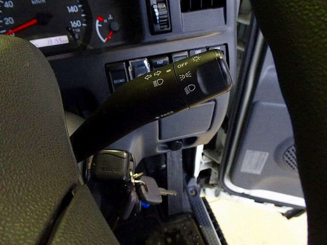 いすゞ エルフ 小型 平ボディ（クレーン付） 2RG-NKR88A(103837) 20枚目