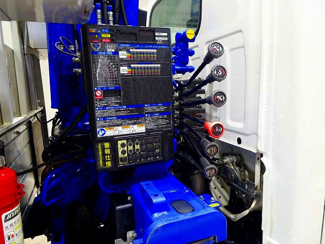 いすゞ エルフ 小型 平ボディ（クレーン付） 2RG-NKR88A(103837) 29枚目