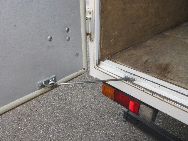 三菱ふそう キャンター 小型 バン 2PG-FEB80(103838) 12枚目