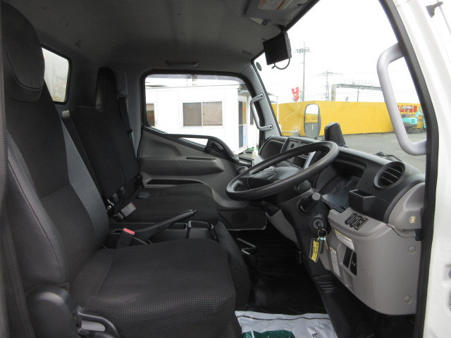 三菱ふそう キャンター 小型 バン 2PG-FEB80(103838) 16枚目