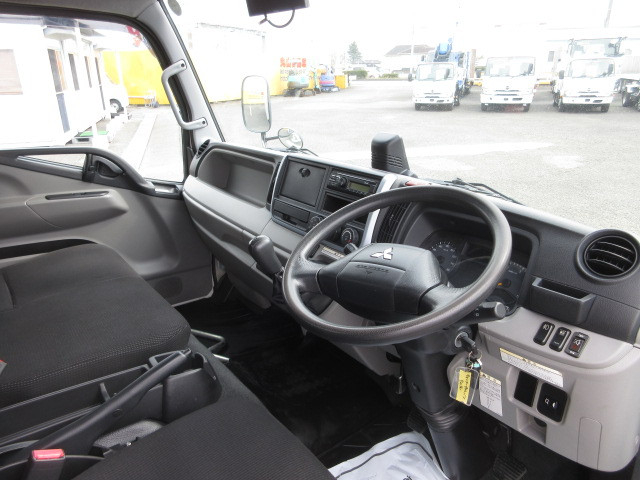 三菱ふそう キャンター 小型 バン 2PG-FEB80(103838) 17枚目