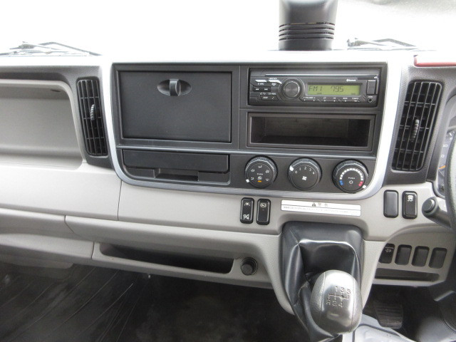 三菱ふそう キャンター 小型 バン 2PG-FEB80(103838) 19枚目