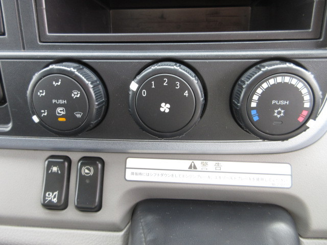 三菱ふそう キャンター 小型 バン 2PG-FEB80(103838) 22枚目