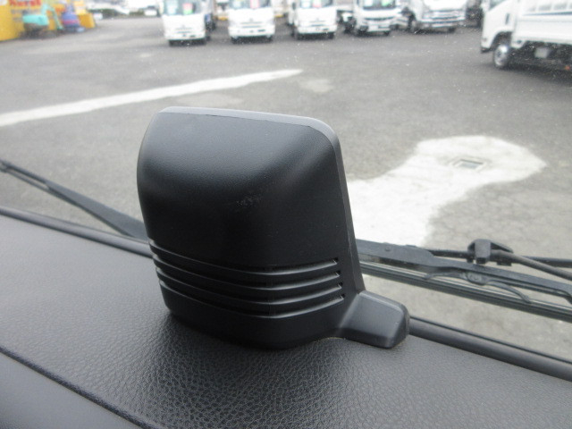 三菱ふそう キャンター 小型 バン 2PG-FEB80(103838) 24枚目