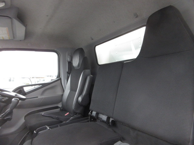 三菱ふそう キャンター 小型 バン 2PG-FEB80(103838) 25枚目