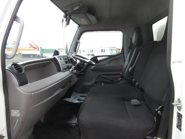 三菱ふそう キャンター 小型 バン 2PG-FEB80(103838) 27枚目