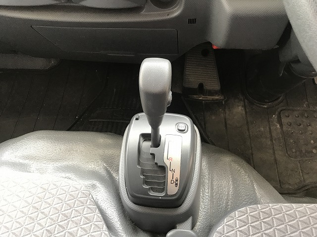 いすゞ エルフ 小型 平ボディ 2RG-NJR88A(103839) 26枚目