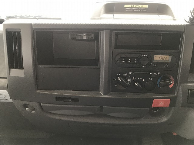 いすゞ エルフ 小型 平ボディ 2RG-NJR88A(103839) 27枚目