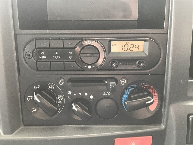 いすゞ エルフ 小型 平ボディ 2RG-NJR88A(103839) 28枚目