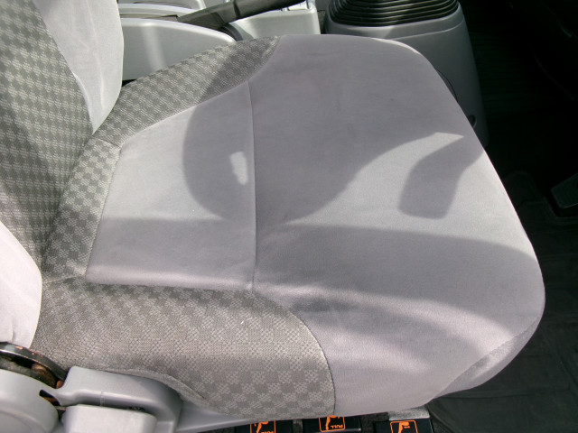 Isuzu forward Middle Wing body 2RG-FRR90T2(103840) 8枚目