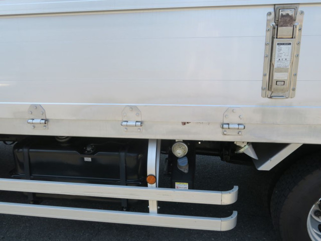 Mitsubishi Fuso fighter Middle Wing body 2KG-FK61F(103844) 17枚目