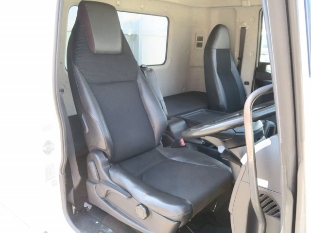 Mitsubishi Fuso fighter Middle Wing body 2KG-FK61F(103844) 28枚目