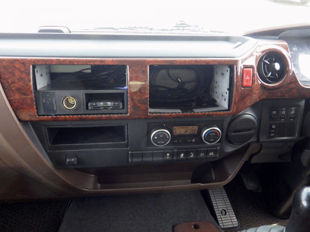 日野 レンジャー 中型 バン 2KG-FD2ABG(103845) 13枚目