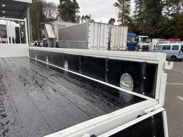 いすゞ フォワード 中型 平ボディ（クレーン付） TKG-FRR90S1(103848) 11枚目