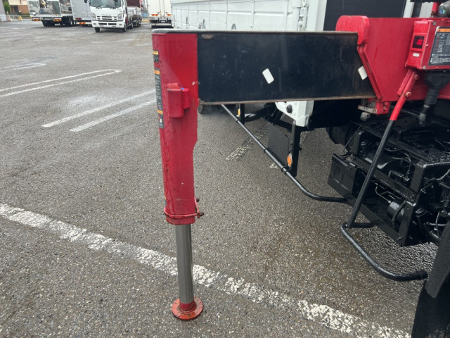 いすゞ フォワード 中型 平ボディ（クレーン付） TKG-FRR90S1(103848) 18枚目