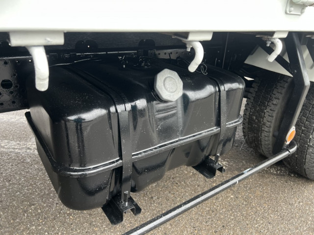 いすゞ フォワード 中型 平ボディ（クレーン付） TKG-FRR90S1(103848) 28枚目