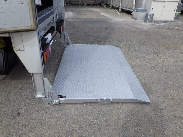 いすゞ エルフ 小型 バン TKG-NMR85AN(103849) 31枚目