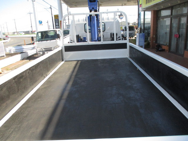 トヨタ トヨエース 小型 平ボディ（クレーン付） TKG-XZU650(103852) 3枚目