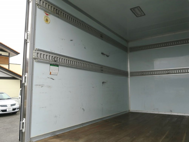 いすゞ エルフ 小型 バン TPG-NJS85AN(103854) 11枚目