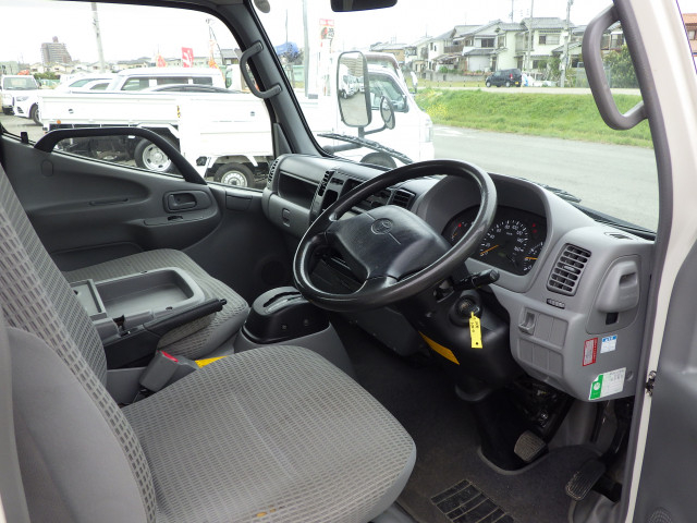 トヨタ トヨエース 小型 平ボディ ABF-TRY220(103856) 6枚目