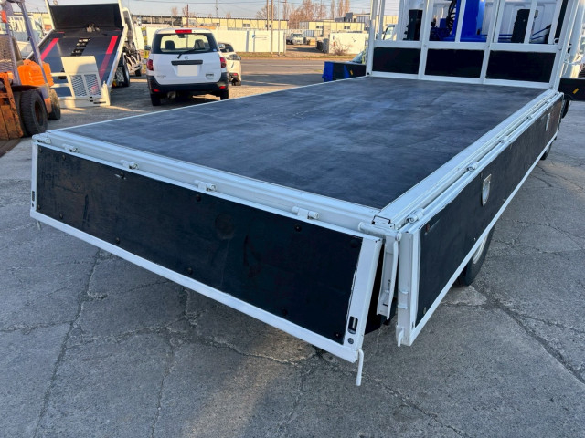 三菱ふそう キャンター 中型 平ボディ（クレーン付） TPG-FEB50(103855) 12枚目