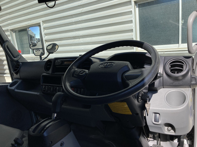 トヨタ トヨエース 小型 バン 2RG-XZU605(103867) 16枚目