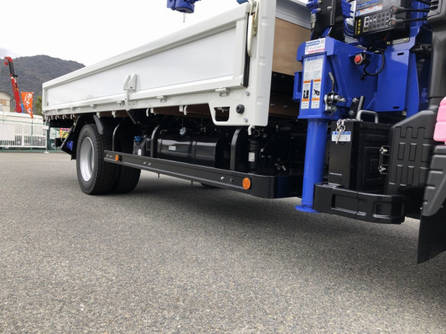 三菱ふそう キャンター 小型 平ボディ（クレーン付） 2PG-FEB90(103869) 28枚目