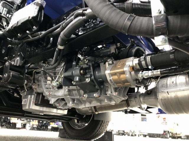 三菱ふそう キャンター 小型 平ボディ（クレーン付） 2PG-FEB90(103869) 32枚目