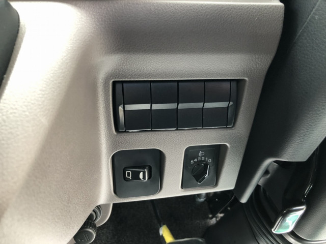 三菱ふそう キャンター 小型 平ボディ（クレーン付） 2PG-FEB90(103869) 41枚目