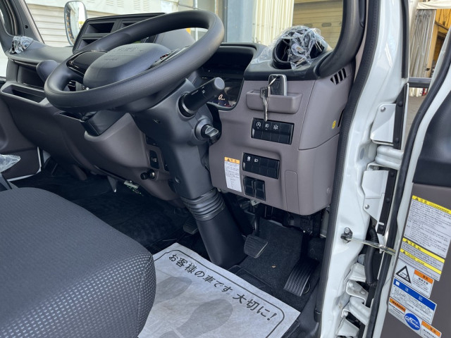 三菱ふそう キャンター 小型 平ボディ（クレーン付） 2RG-FEB80(103870) 13枚目