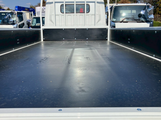 三菱ふそう キャンター 小型 平ボディ 2PG-FEB80(103872) 10枚目