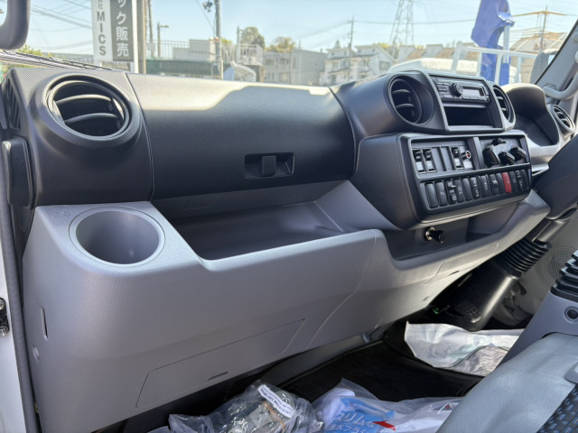 日野 デュトロ 小型 バン 2KG-XZU655M(103871) 28枚目