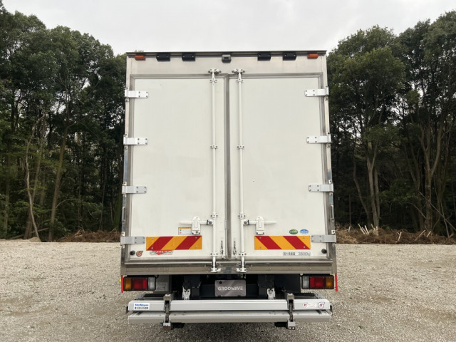 いすゞ エルフ 小型 冷蔵冷凍バン TKG-NPR85YN(103877) 8枚目