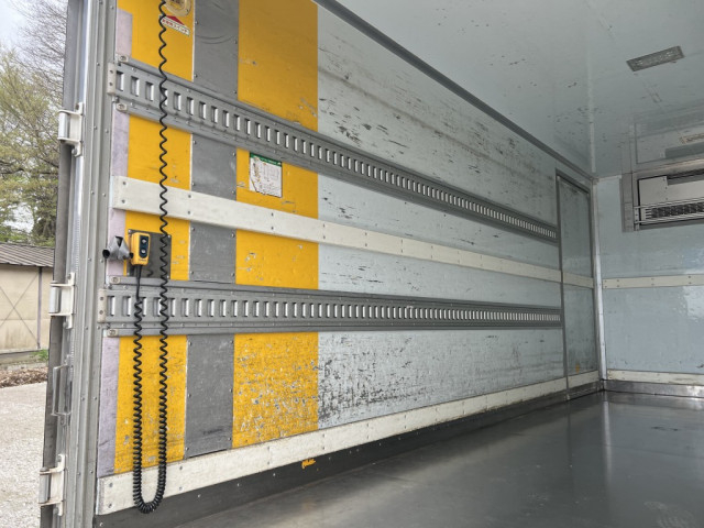 いすゞ エルフ 小型 冷蔵冷凍バン TKG-NPR85YN(103877) 12枚目