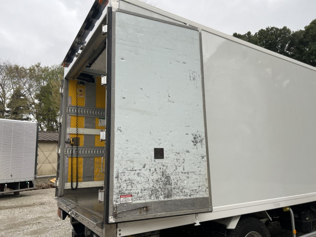 いすゞ エルフ 小型 冷蔵冷凍バン TKG-NPR85YN(103877) 18枚目